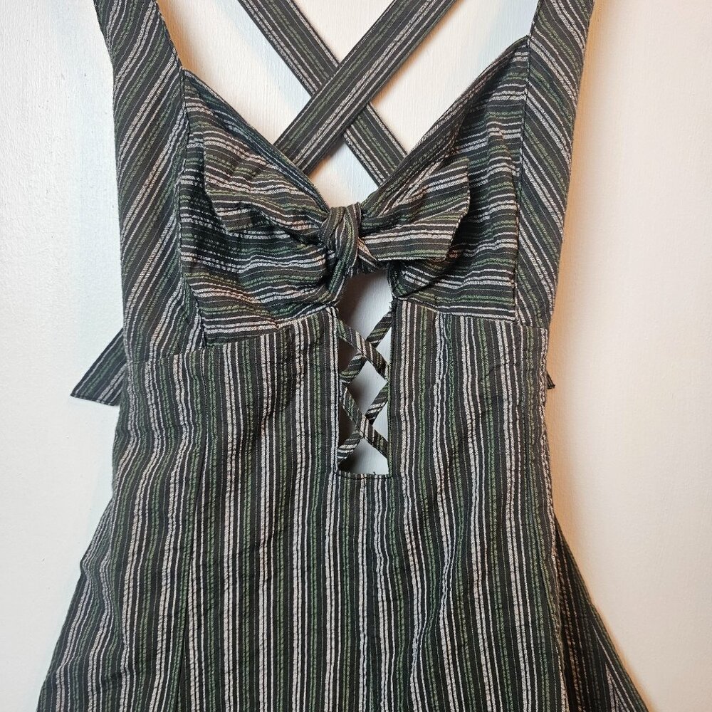 Free People Striped Short Crisscross Overall, Cotton, 2" Inseam, Sz M - Picture 2 of 10
